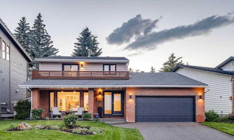 23 Woodgrove Crescent SW