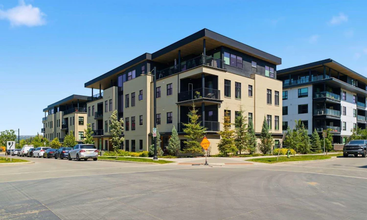 303-275 Lebel Crescent NW
