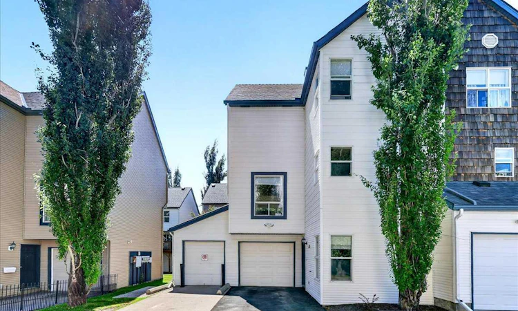 137 Bridlewood Lane SW