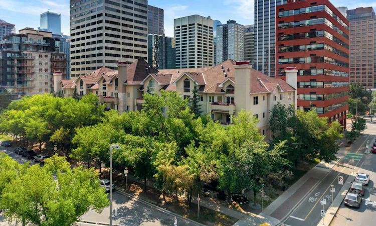 209-777 3 Avenue SW