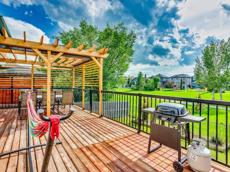 1925 Luxstone Park SW, Airdrie, AB, T4B 3B5