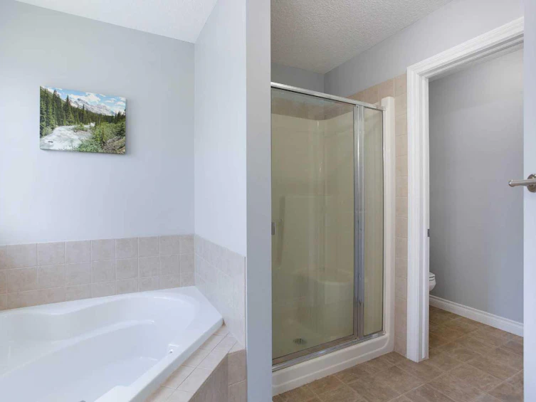1925 Luxstone Park SW, Airdrie, AB, T4B 3B5 - 22