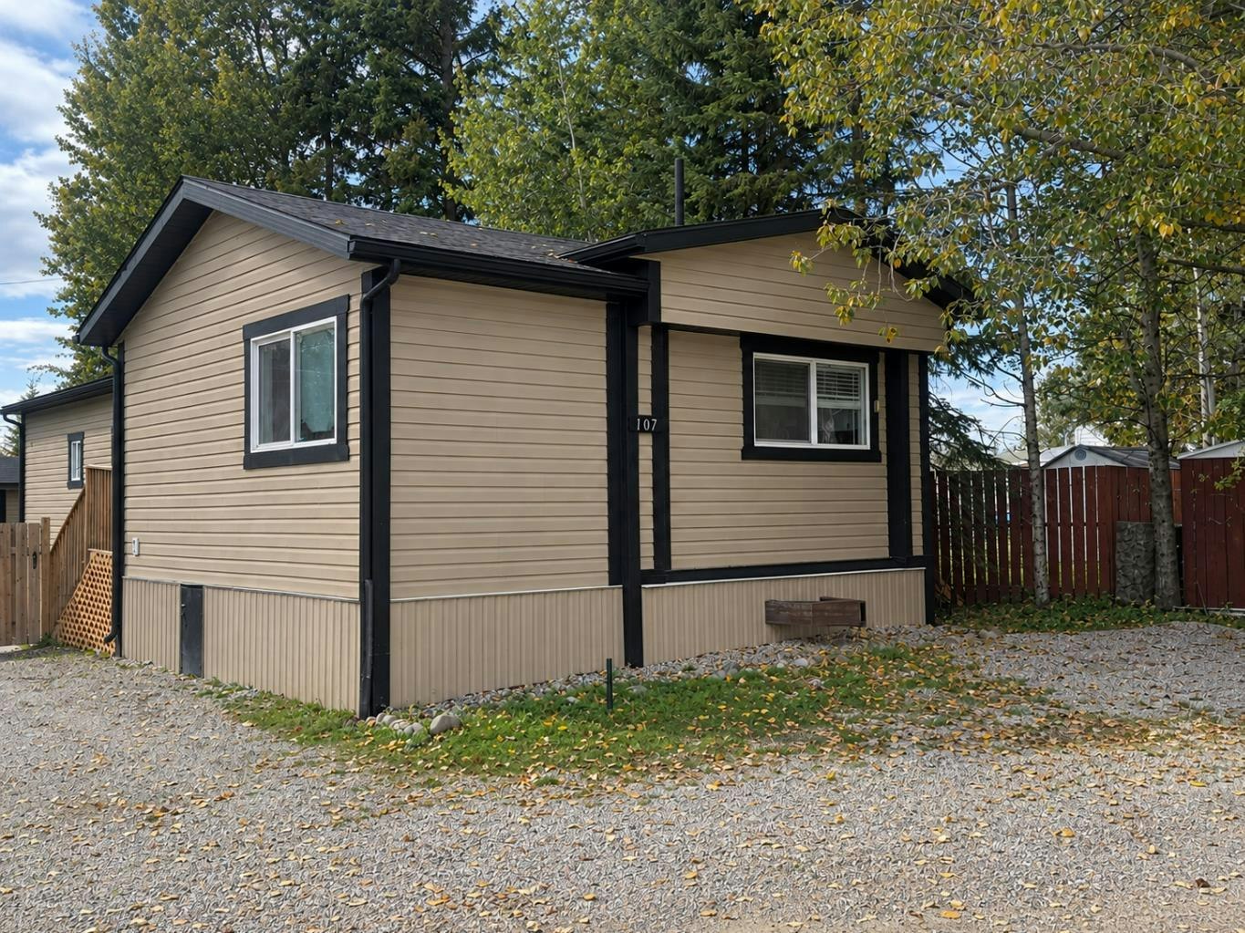 107-810 56, Edson, AB, T7E 1P5