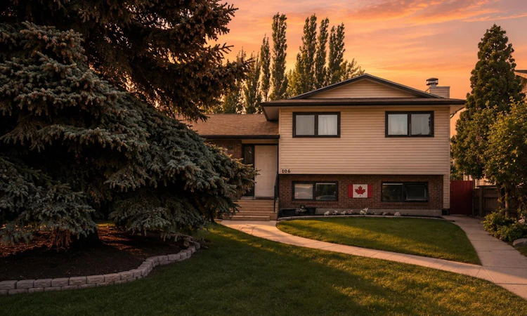 106 Ojibwa Place W