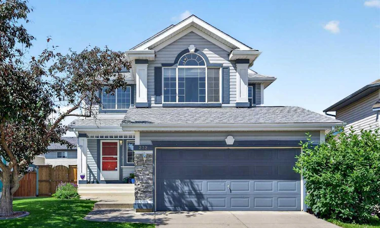 232 Douglas Glen Close SE