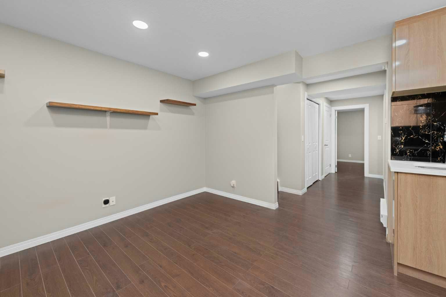 7 Panora Square NW, Calgary, AB, T3P 1E5 - 6