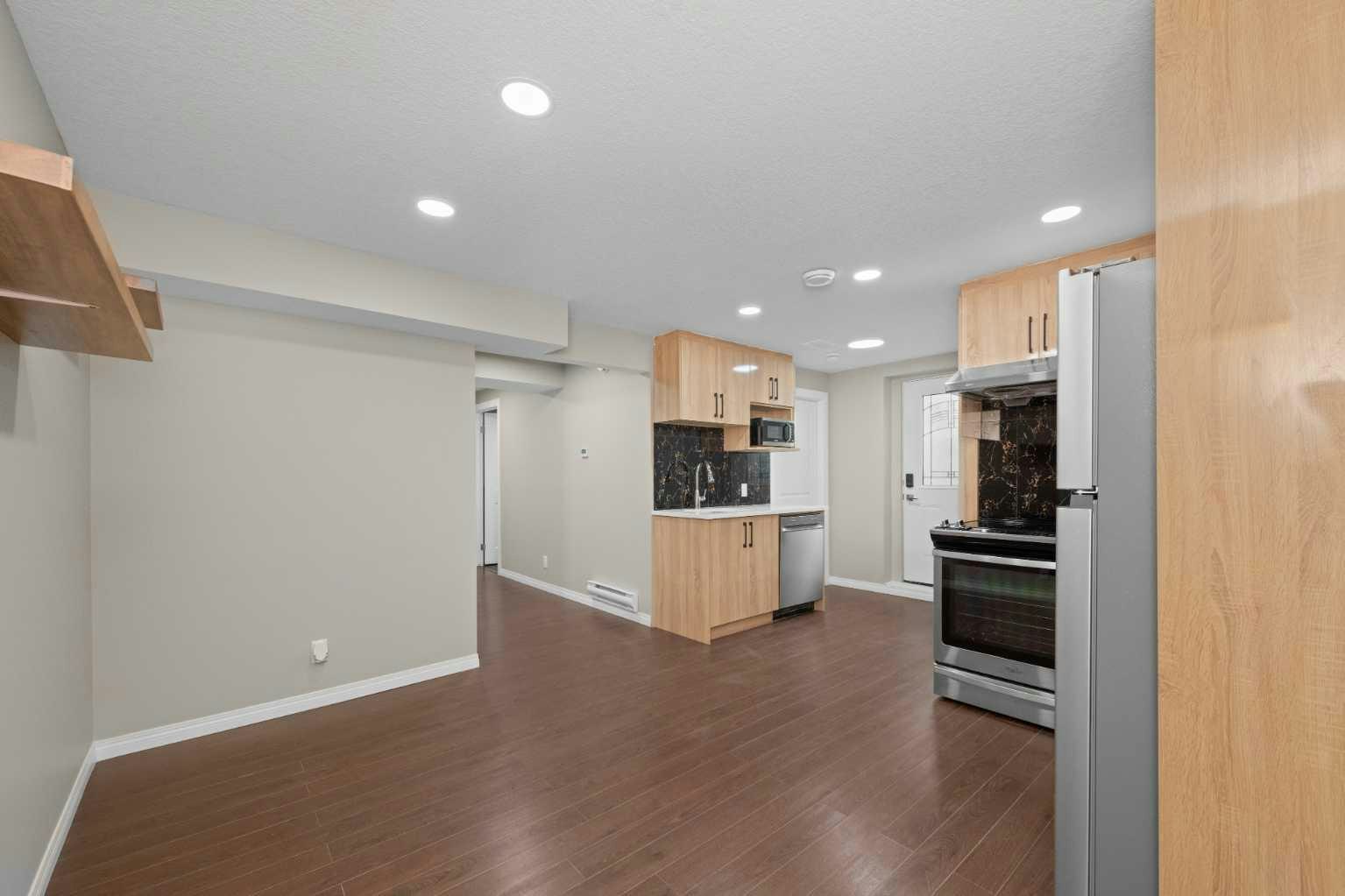7 Panora Square NW, Calgary, AB, T3P 1E5 - 11