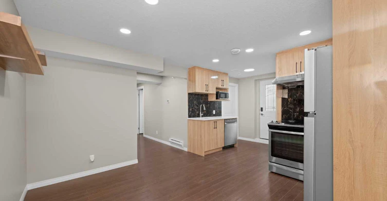 7 Panora Square NW, Calgary, AB, T3P 1E5 - 11