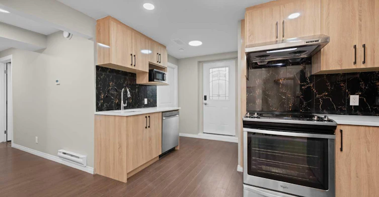 7 Panora Square NW, Calgary, AB, T3P 1E5 - 2
