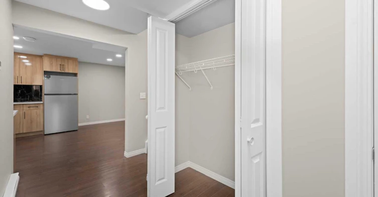 7 Panora Square NW, Calgary, AB, T3P 1E5 - 7