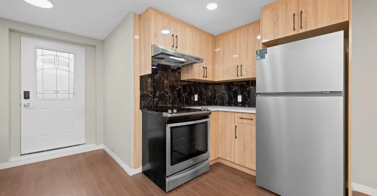 7 Panora Square NW, Calgary, AB, T3P 1E5 - 5