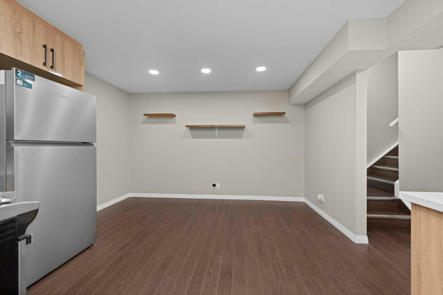 7 Panora Square NW, Calgary, AB, T3P 1E5 - 4