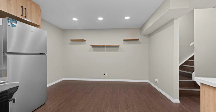 7 Panora Square NW, Calgary, AB, T3P 1E5 - 4