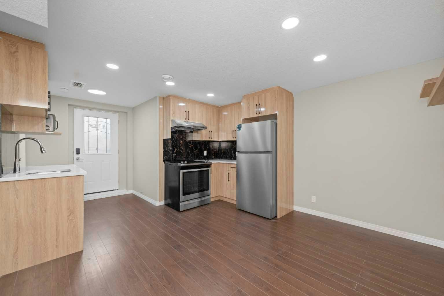 7 Panora Square NW, Calgary, AB, T3P 1E5 - 10