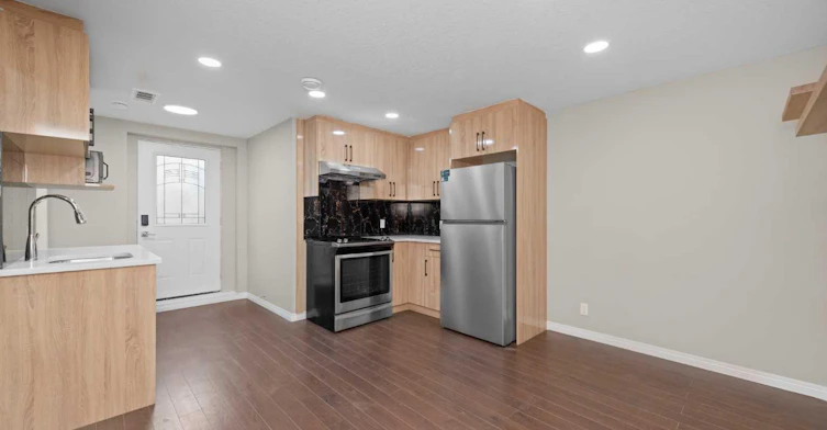 7 Panora Square NW, Calgary, AB, T3P 1E5 - 10