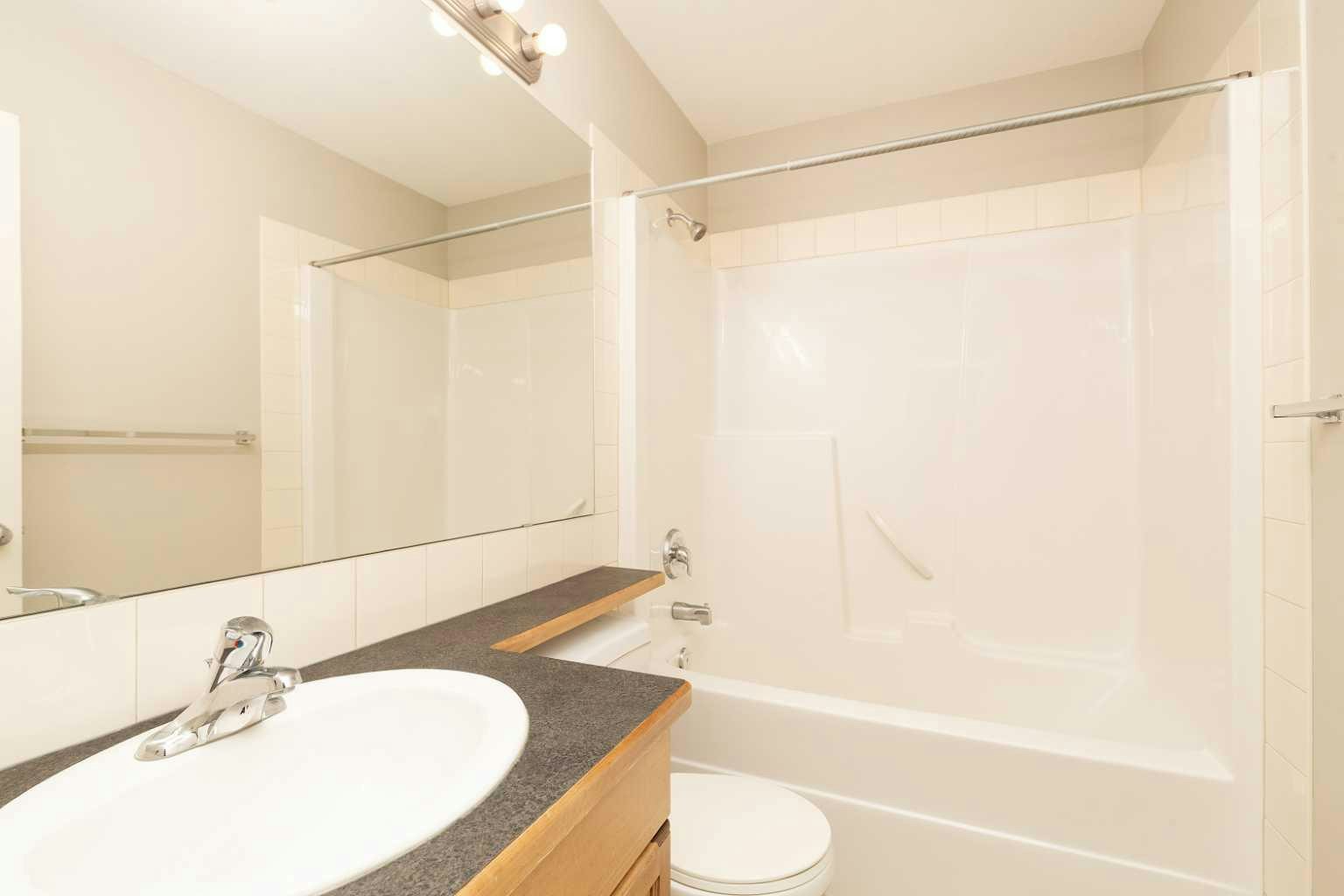 2-101 Silkstone Road W, Lethbridge, AB, T1J 3A8 - 16