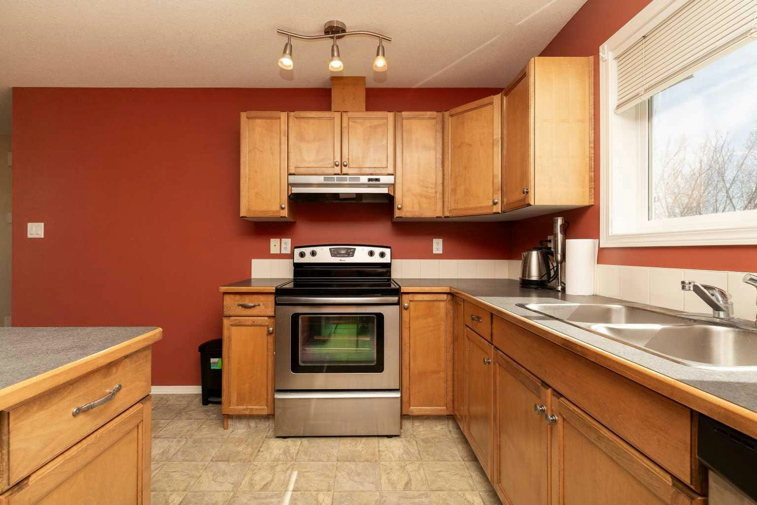 2-101 Silkstone Road W, Lethbridge, AB, T1J 3A8 - 9