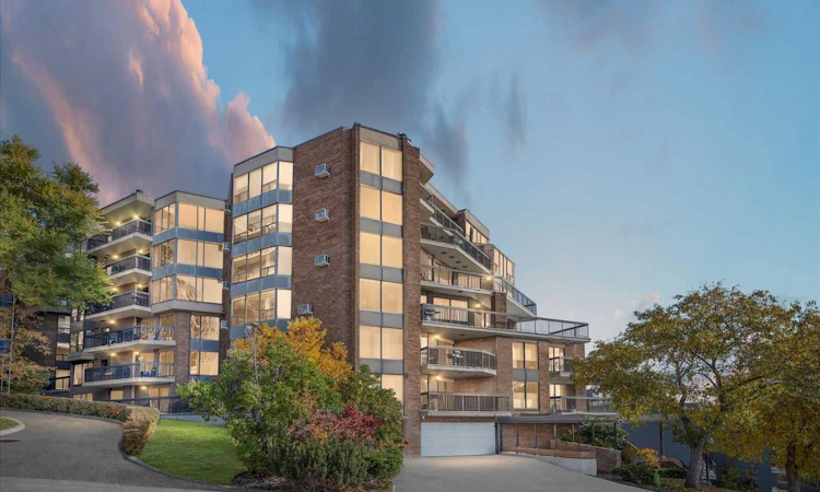 302-320 Meredith Road NE