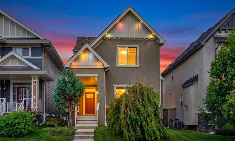 174 Mahogany Heights SE