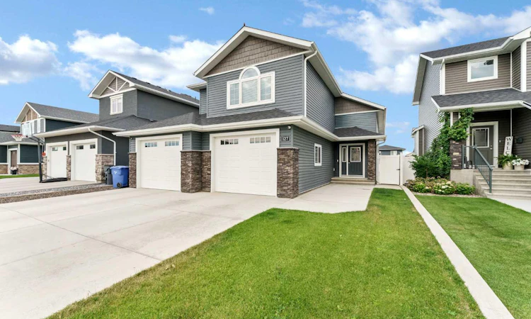127 Hamptons Crescent SE