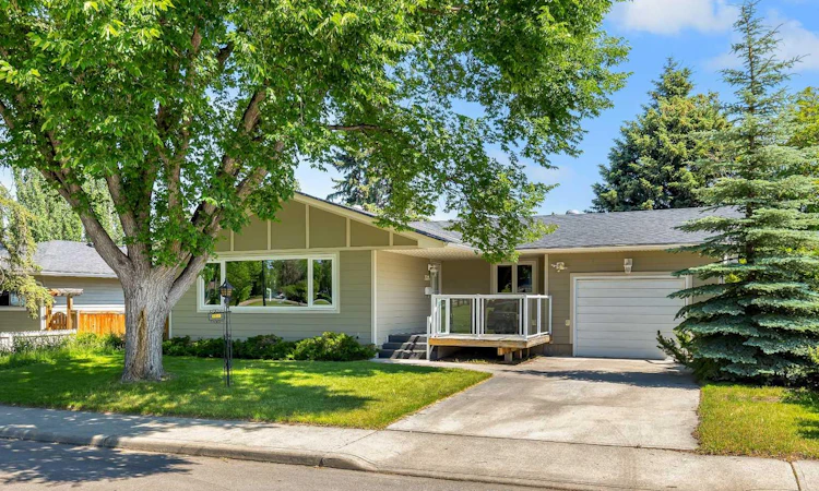 3324 Morley Crescent NW