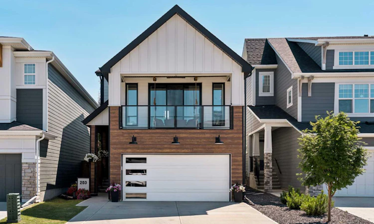 203 Cranbrook Park SE