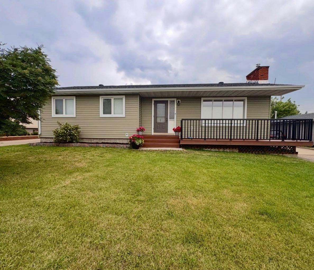 5015 53 Street, Eckville, AB, T0M 0X0