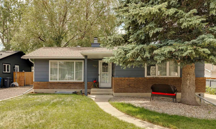 102 Thorson Crescent