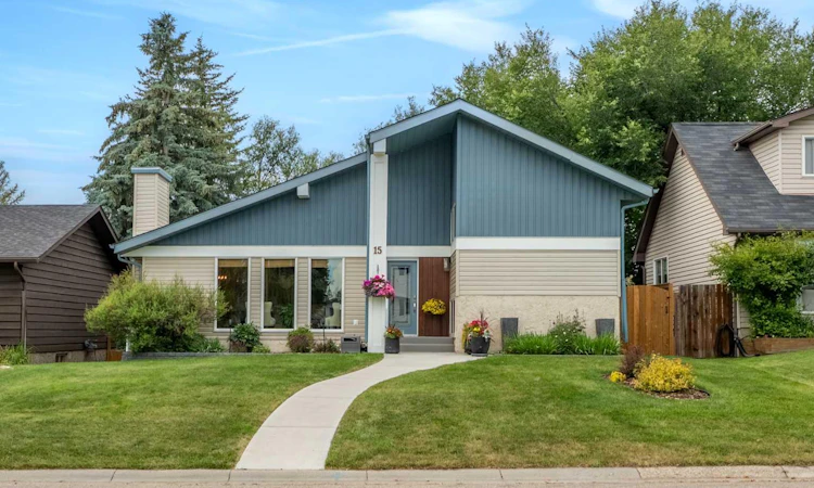 15 Lock Crescent