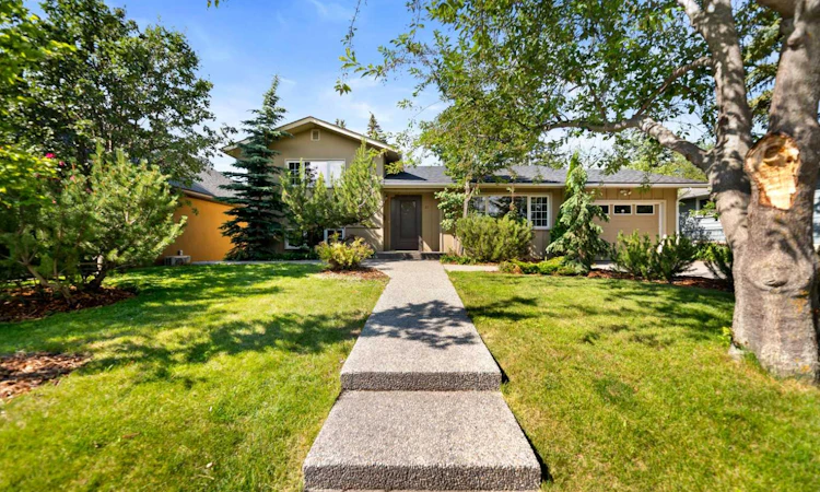 21 Roseview Drive NW