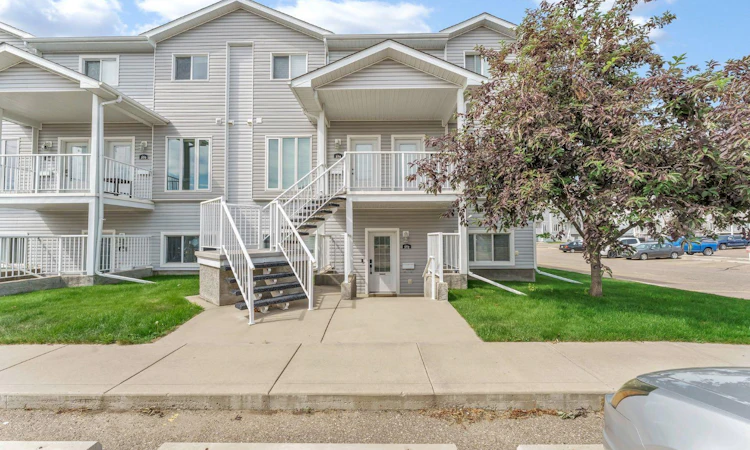 372 Northlands Pointe NE