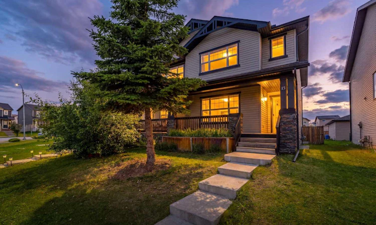 15 Panora Square NW