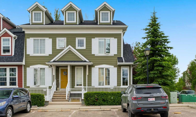 550 Mckenzie Towne Close SE