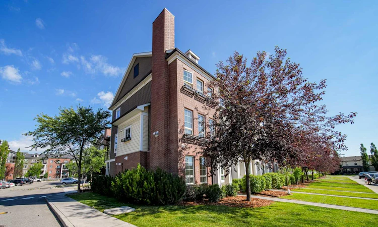 211 Copperpond Common SE