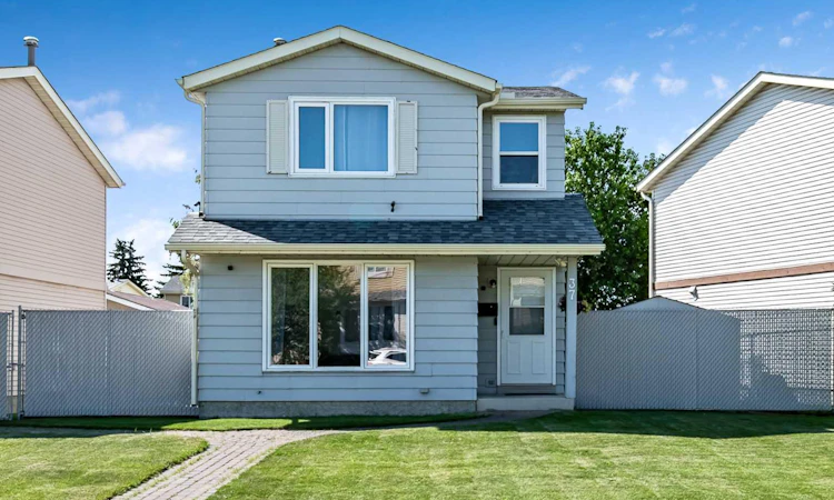 37 Erin Woods Place SE