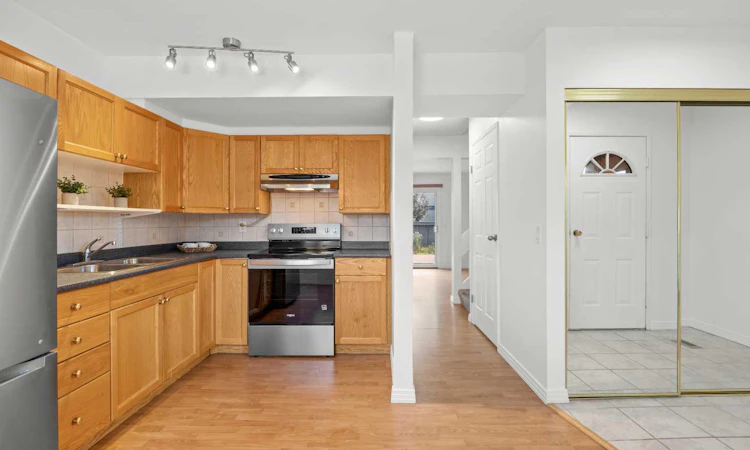 605-6223 31 Avenue NW