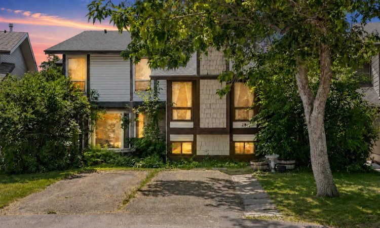 28 Templegreen Bay NE