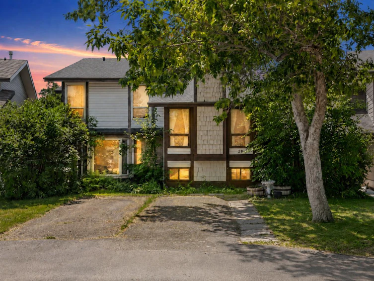 28 Templegreen Bay NE, Calgary, AB, T1Y 4Z3
