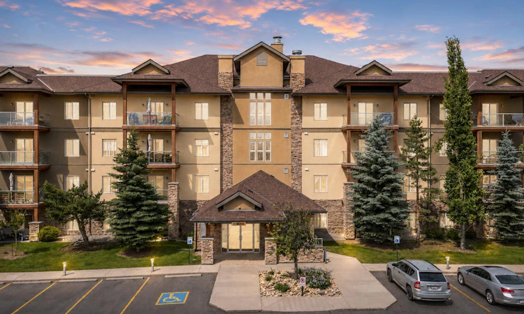 4308-92 Crystal Shores Road