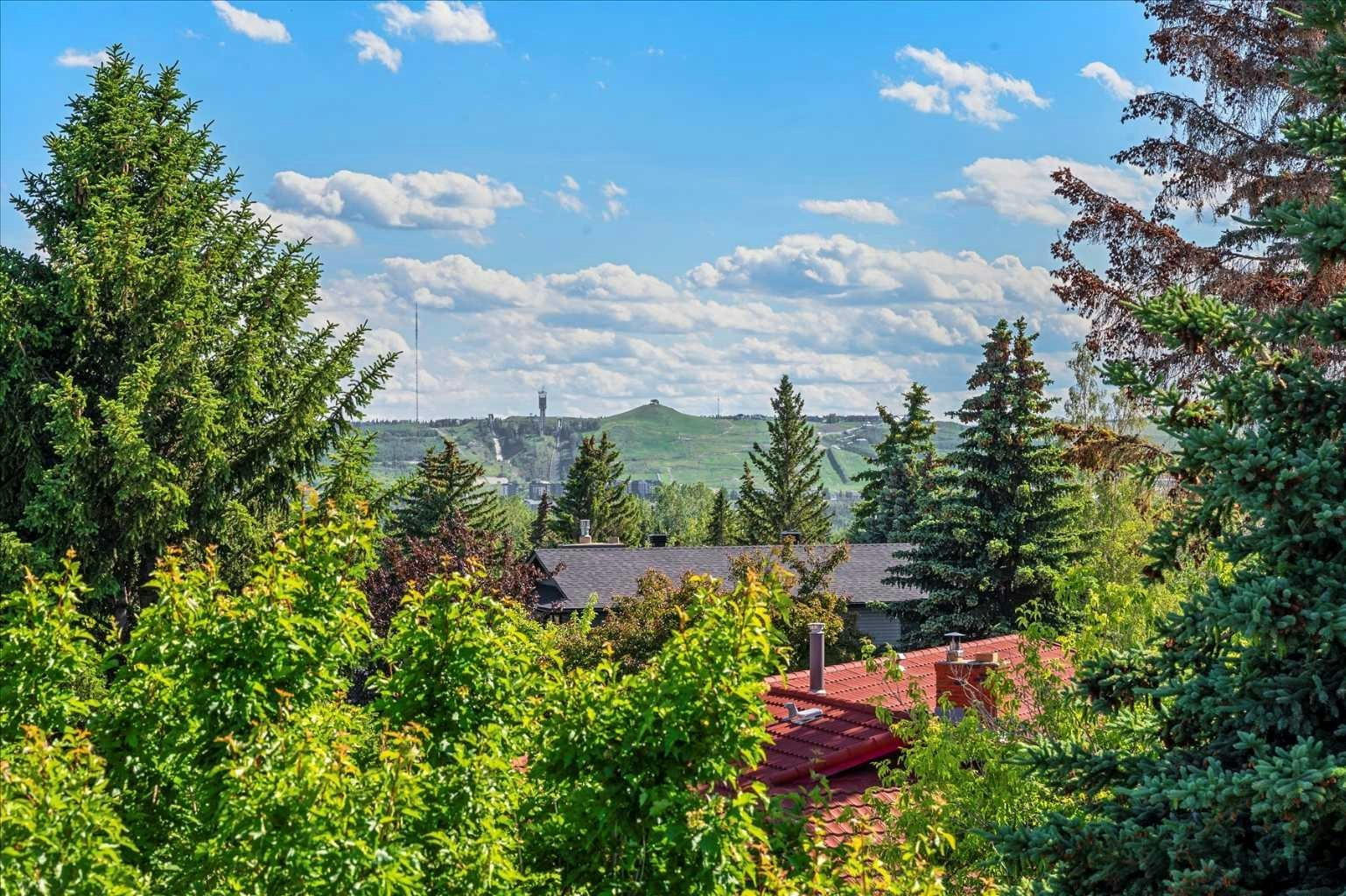 7715 67 Avenue NW, Calgary, AB, T3B 4P2