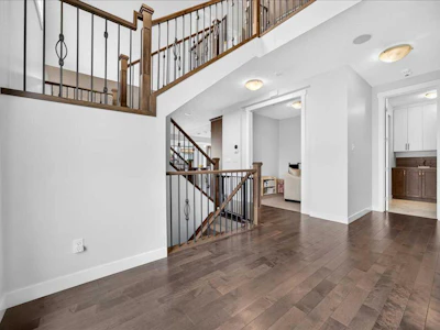 546 Sherwood Boulevard NW - 4