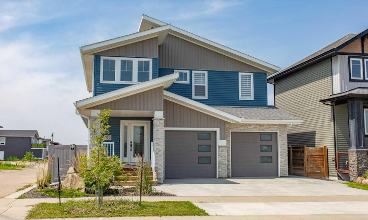 10 Tagish Avenue