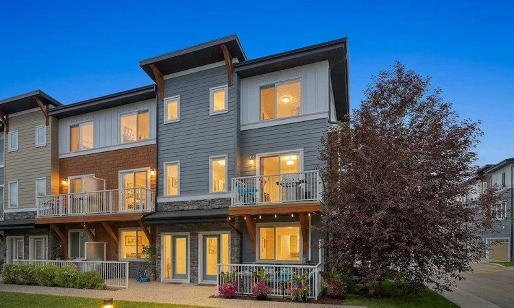 18-111 Rainbow Falls Gate