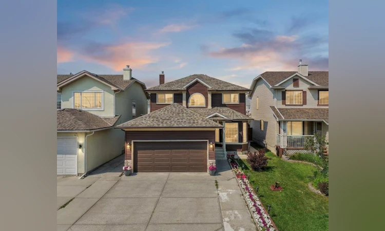 47 Coral Springs Close