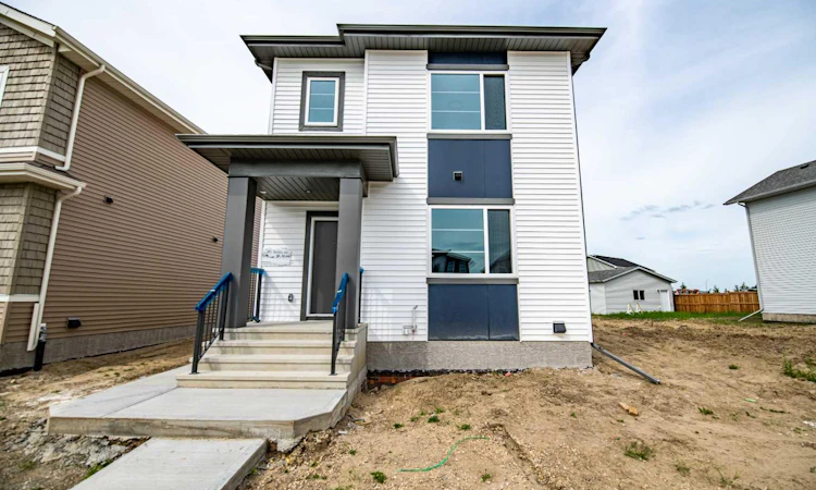 24 Memorial Parkway