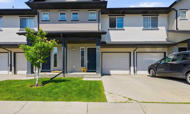 124 Everridge Gardens SW