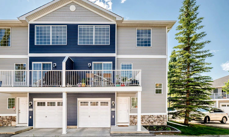619 Country Village Cape NE