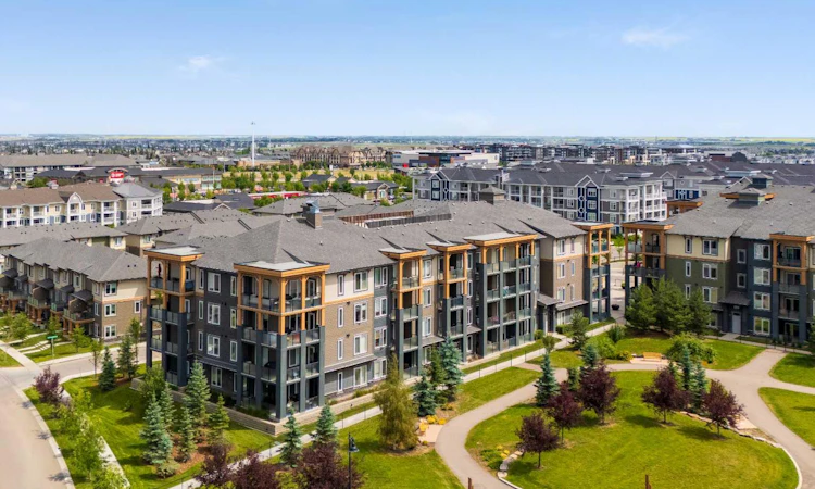 301-300 Auburn Meadows Manor SE