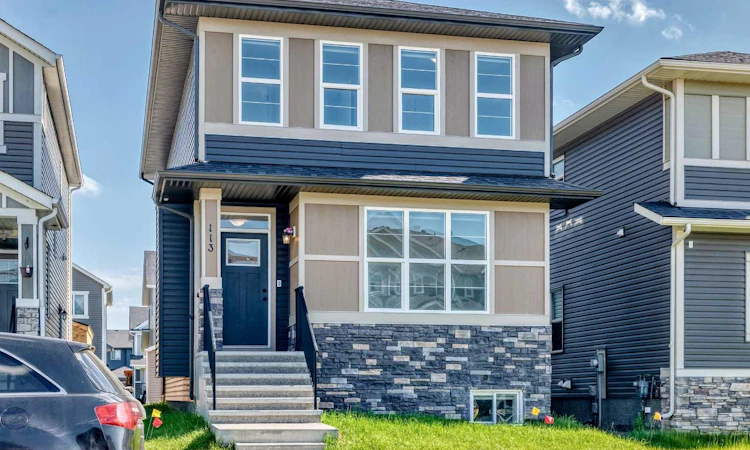 113 Midtown Close SW