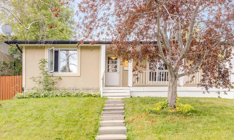 7 Lake Sylvan Close SE